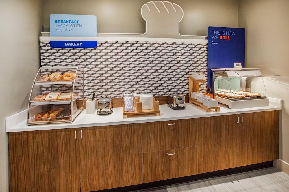 Holiday Inn Express Jonestown Ft Indiantown Gap By Ihg Bagian luar foto
